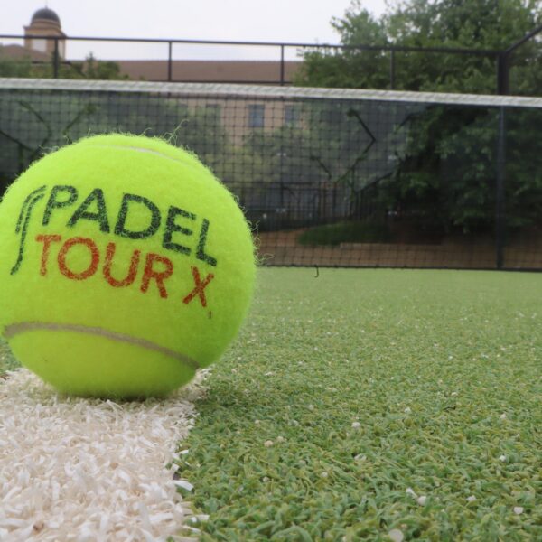 Padel balls